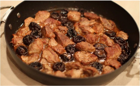 Braised Veal with Dry Plums